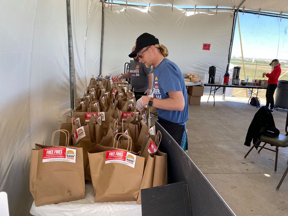 Laguna Burger donates 100 meals to Presbyterian COVID19 healtcare workers
