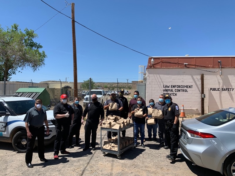 Laguna Burger delivers meals to Pueblo of Laguna police department